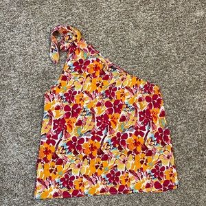 One shoulder top